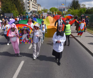 Happening pt. Na drugi koniec tęczy z Ojcem Tadeuszem. Chryja 2