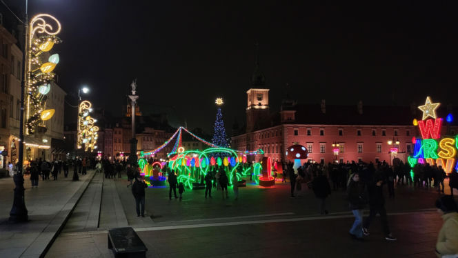 W Warszawie rozbłysła świąteczna iluminacja