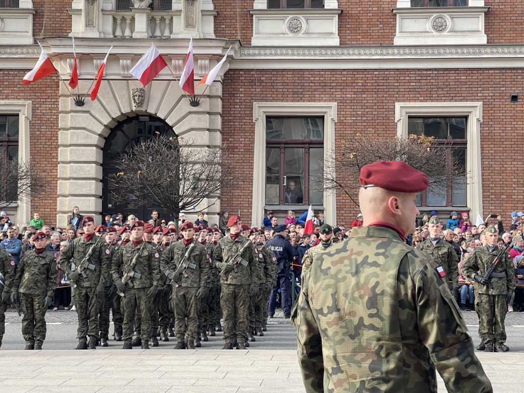 Tak Kraków świętował 104. lata niepodległości. Tłumy na ulicach miasta