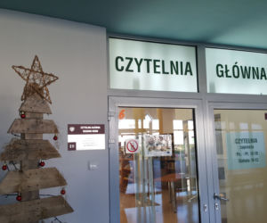 Studenci UTP znów zaskakują! Stworzyli choinkę z płyt CD [ZDJĘCIA]
