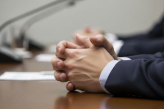 Marta Nawrocka na szczycie w USA. Co naprawdę zdradziły jej dłonie?