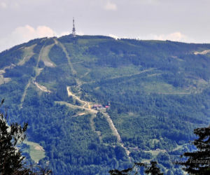 Niewiarygodne widoki w Śląskiem. Z tego szczytu widać Tatry