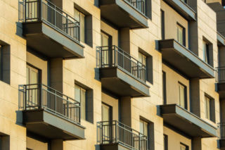 Mieszkań więcej, nowych budów mniej. GUS pokazuje wyraźny trend na rynku