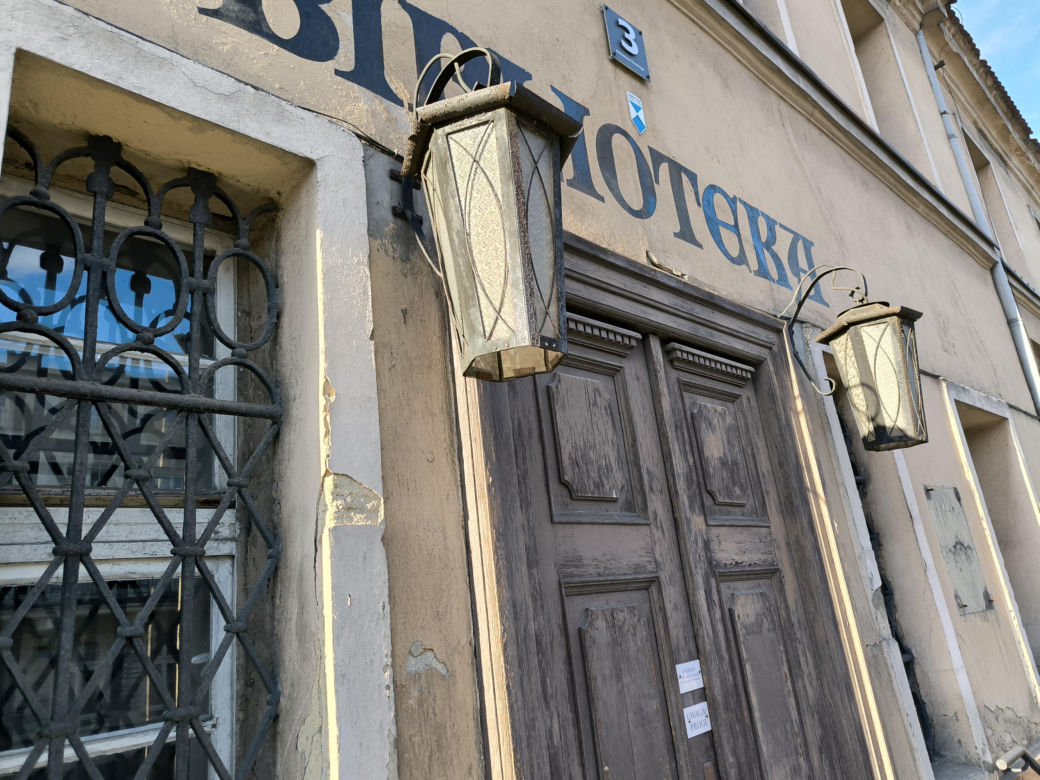 Stara biblioteka przy Chrobrego