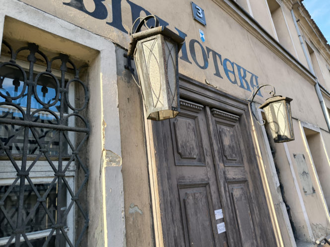 Stara biblioteka przy Chrobrego