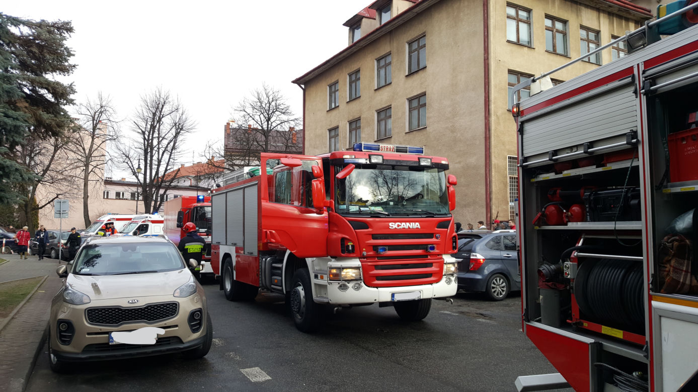 Ewakuacja w centrum miasta! Sześć osób zostało poszkodowanych