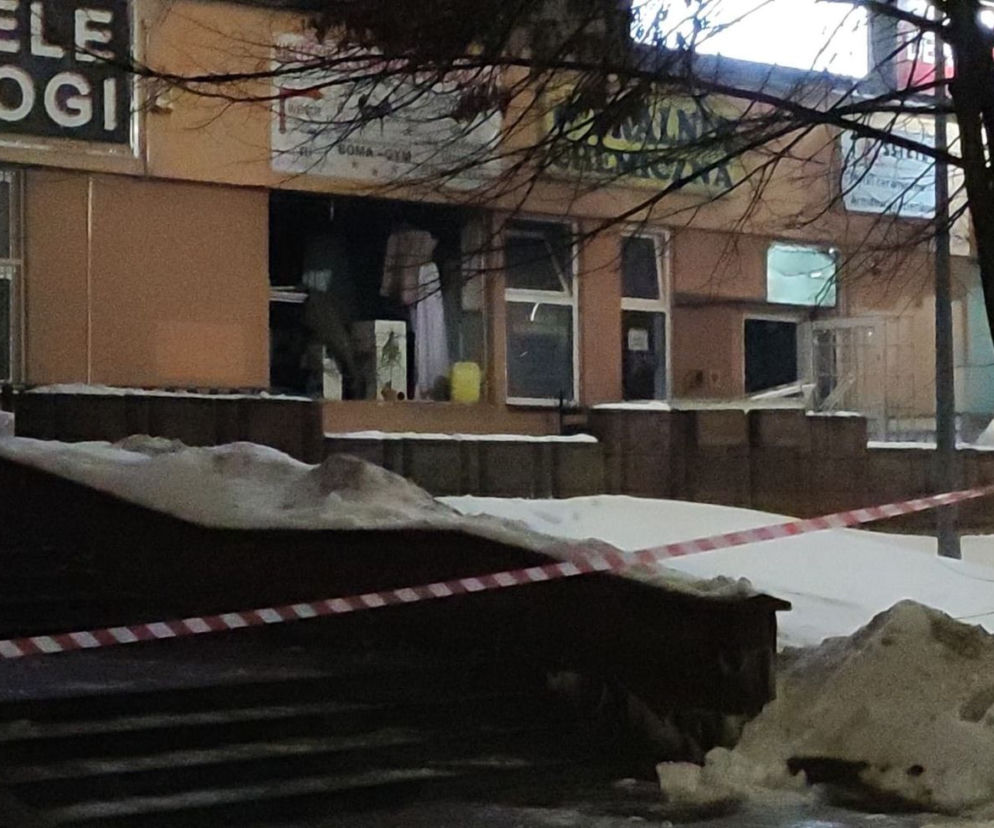 Pożar i WYBUCH w pralni chemicznej w Kielcach! WYRWAŁO okna ze ścian!