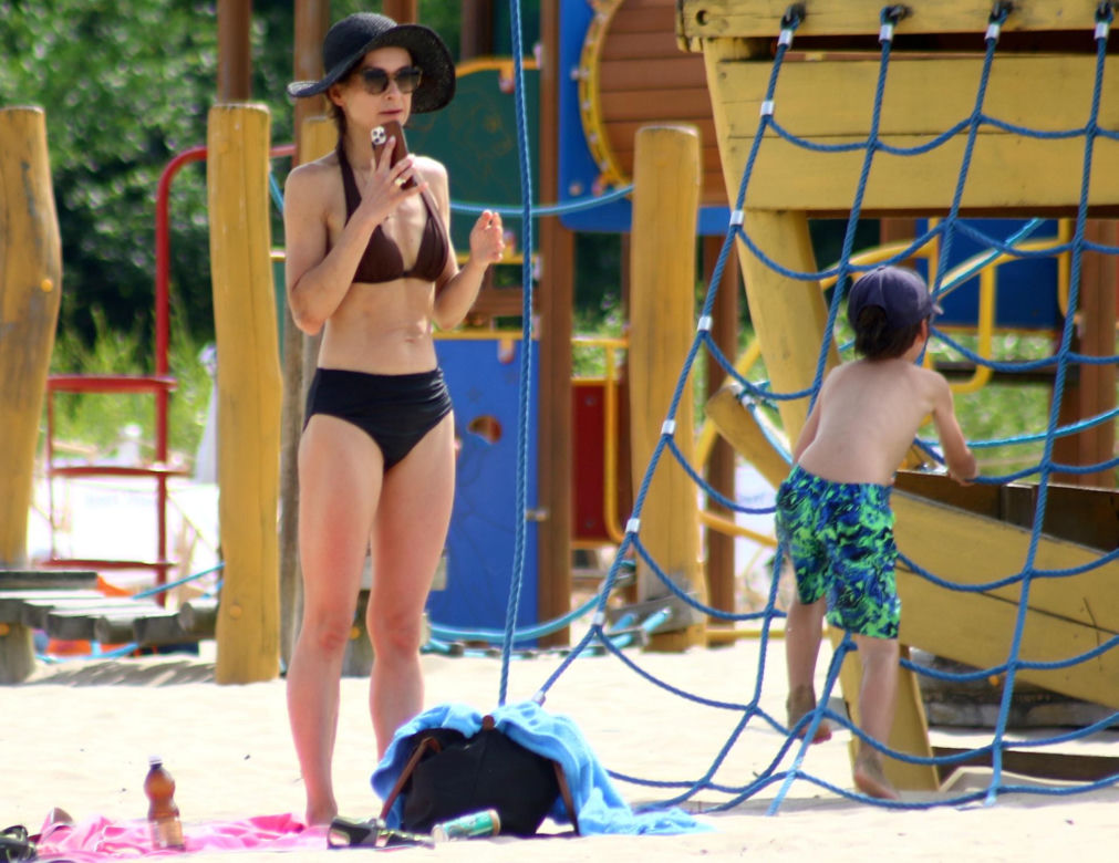 Marta Kaczyńska na plaży w Sopocie