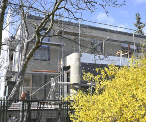 Niekończący się remont sąsiadów Kaczyńskiego