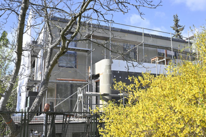 Niekończący się remont sąsiadów Kaczyńskiego