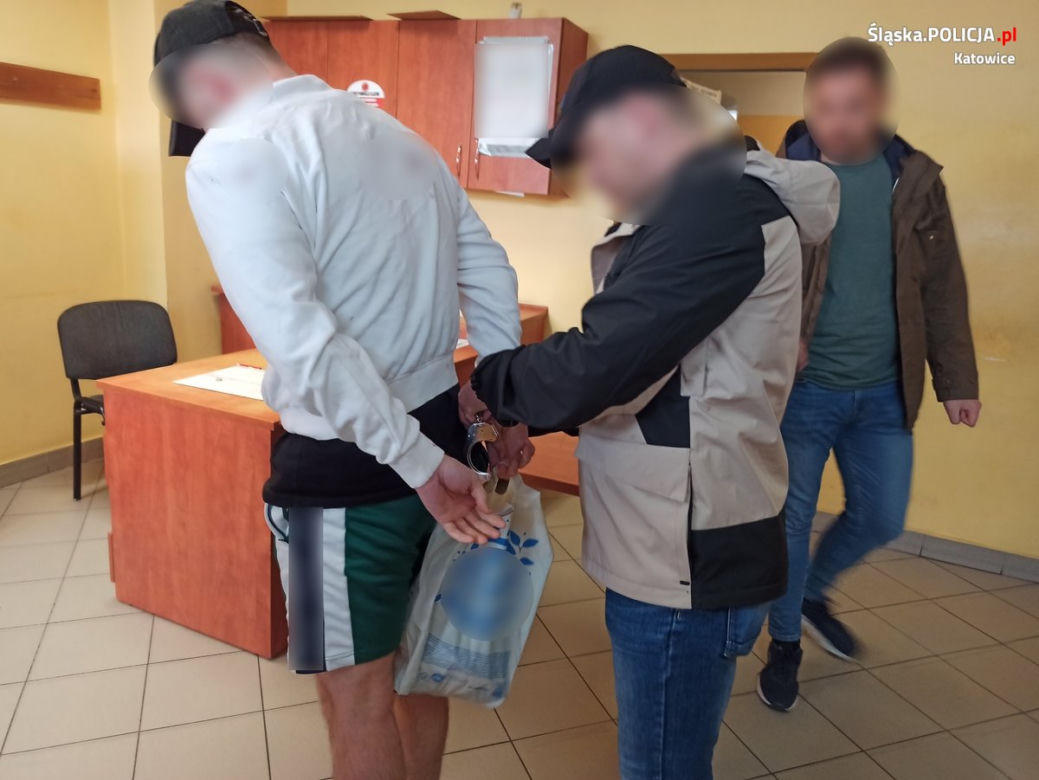 Zatrzymano czterech mężczyzny po nocnej bójce w centum Katowic