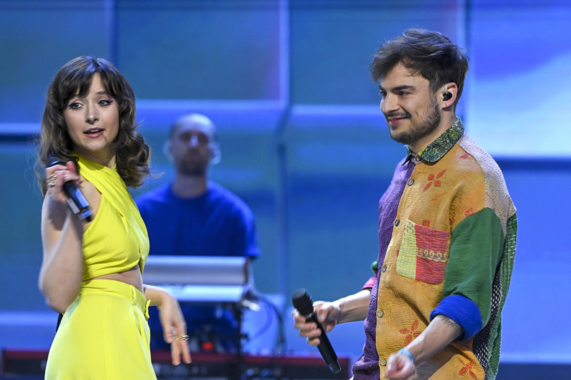 Był kelnerem w Sopocie, teraz zachwycił na Polsat Hit Festiwal 2025 w tym samym mieście. Wiktor Dyduła święci triumfy