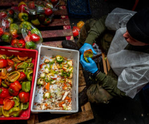 Karmimy pierogami naszych obrońców