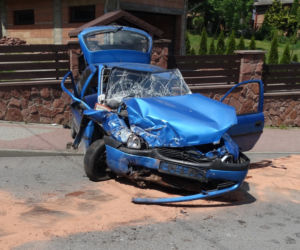 Rozbity opel corsa