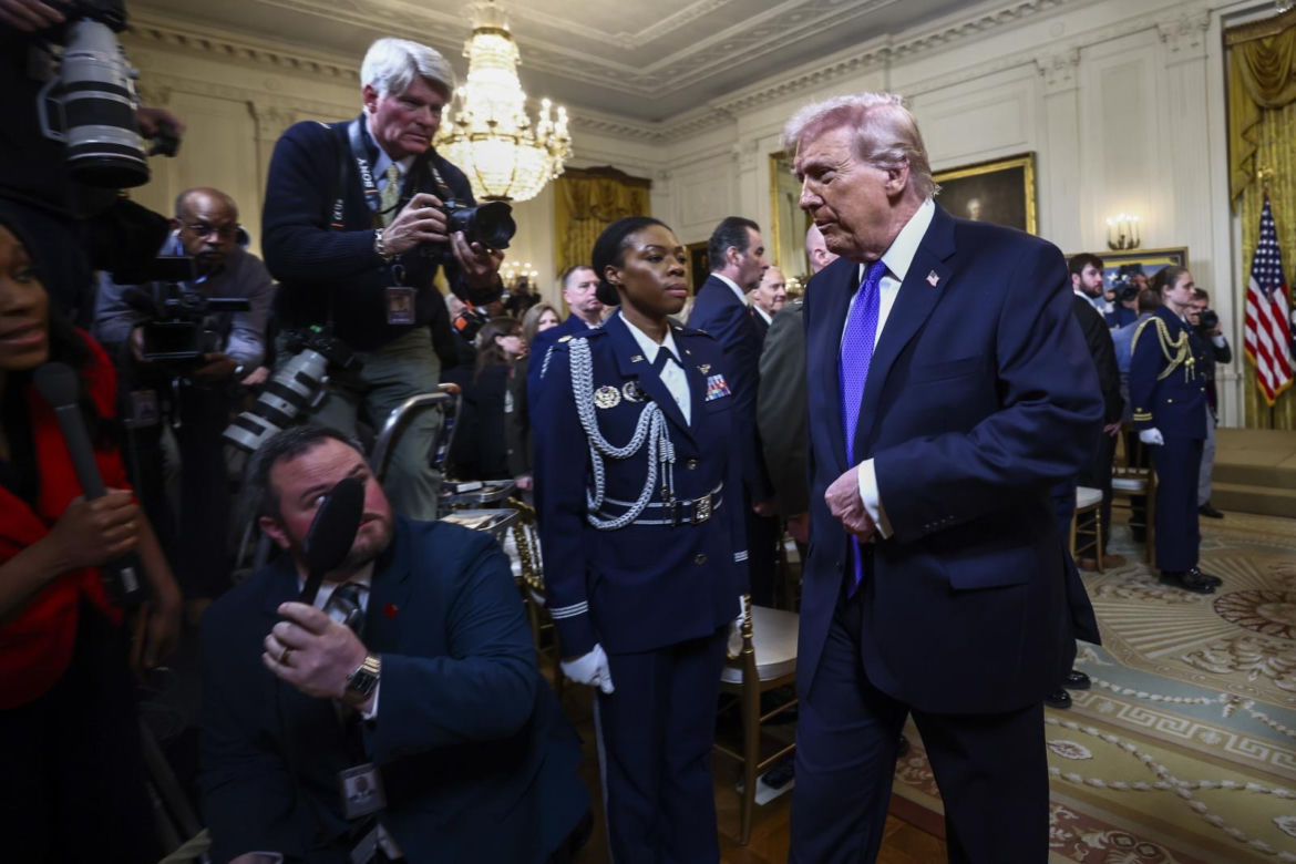 Ludzie poruszeni wyczynem żołnierza, którego pośmiertnie odznaczył Trump
