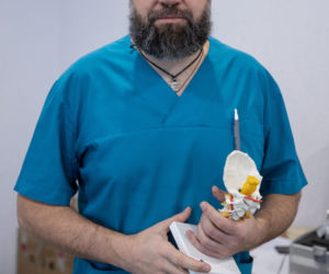 Dr Vitaly Vel z Ukrainy