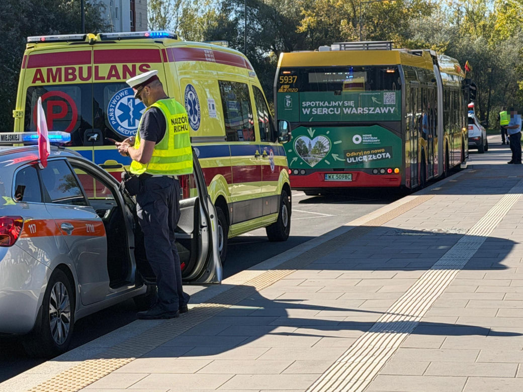 Pasażerowie jechali autobusem z martwym mężczyzną