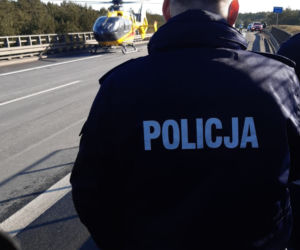 Poważny wypadek na s10 koło Torunia. Auto wyrzucone ze skarpy!