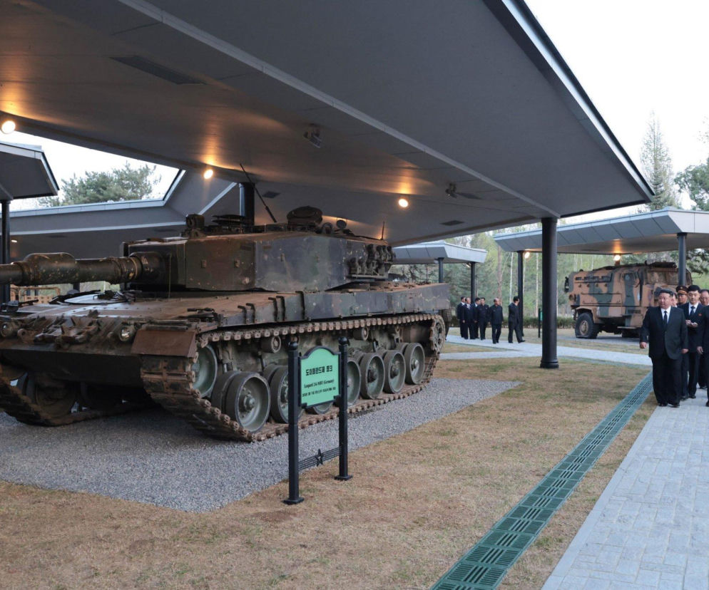 Wystawa sprzętu wojskowego w Korei Północnej