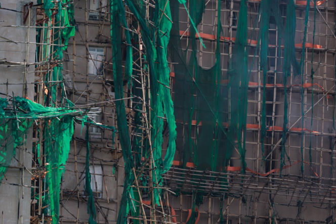 Hongkong pogrążony w żałobie po tragicznym pożarze wieżowców. Liczba ofiar wzrosła do 146