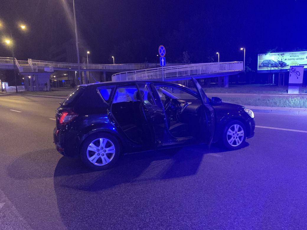 Wypadek drogowy, Warszawa, skrzyżowanie ul. Poligonowej z Ostrobramską