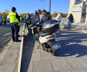Pożar osobówki na Trasie Łazienkowskiej