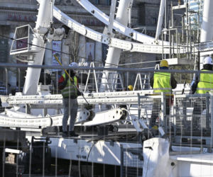 Dziwny obiekt w centrum Warszawy. Co tu powstaje? Stolica już stroi się na Boże Narodzenie!