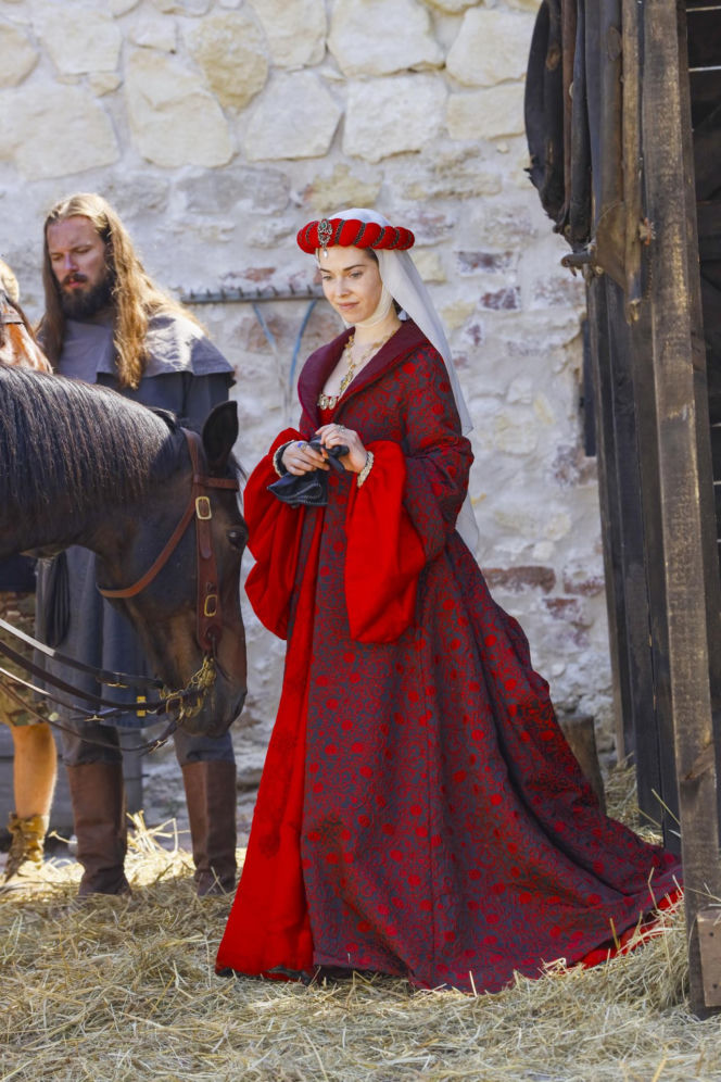 Baby boom w polskim show-biznesie. Gwiazda seriali TVP pokazała ciążowe krągłości