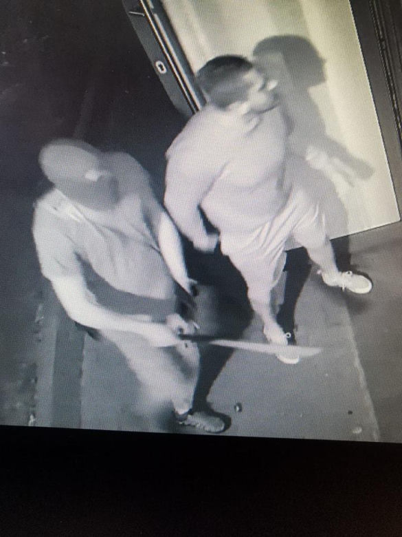 Brutalny napad w Gnieźnie. Rozpoznajesz sprawców?