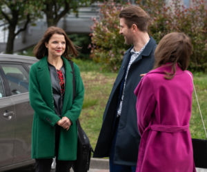 Na Wspólnej odc. 2921. Marta (Joanna Jabłczyńska), Roma (Julia Kamińska), Brycki (Piotr Duda)