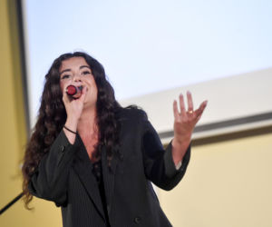 Karolina Szczurowska walczy o udział w Eurowizji 2026. Kim jest młoda wokalistka?