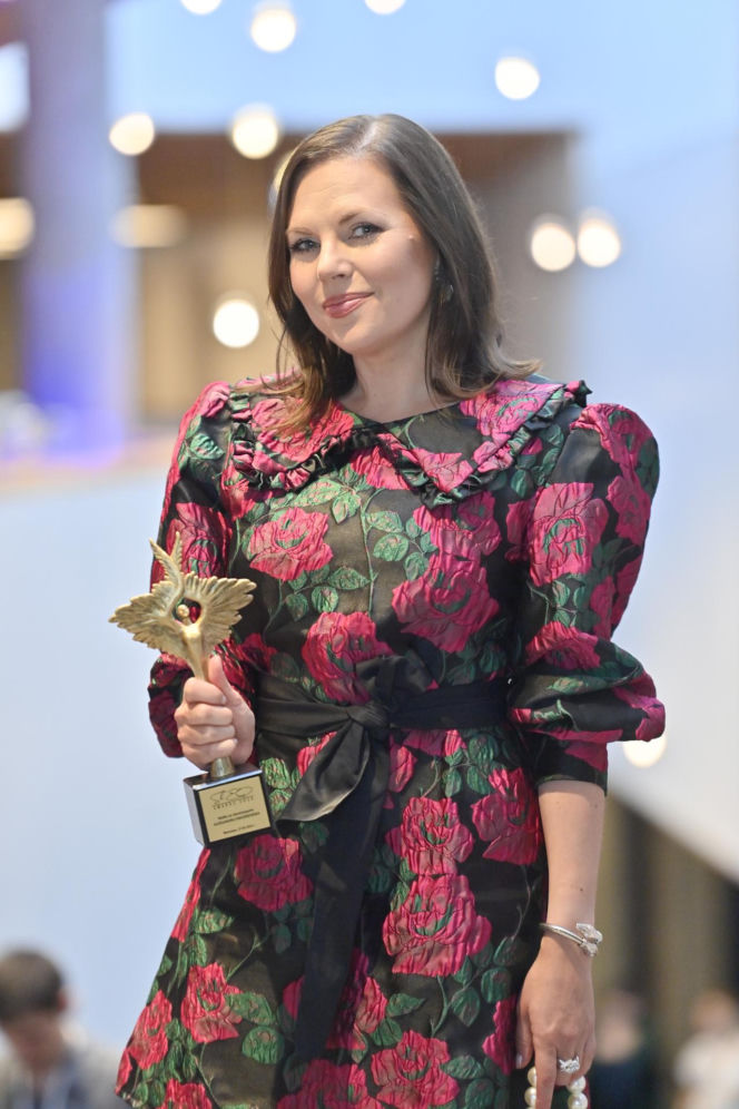 Aleksandra Kwaśniewska to utalentowana autorka tekstów piosenek