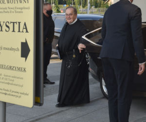 Tak żyją emeryci królowie Rydzyk i Głódź