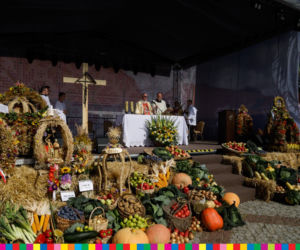 Dożynki Wojewódzkie w Tykocinie. Zaśpiewał Janusz Laskowski i zespół Focus