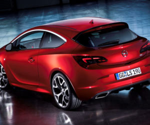 Opel Astra OPC 2012