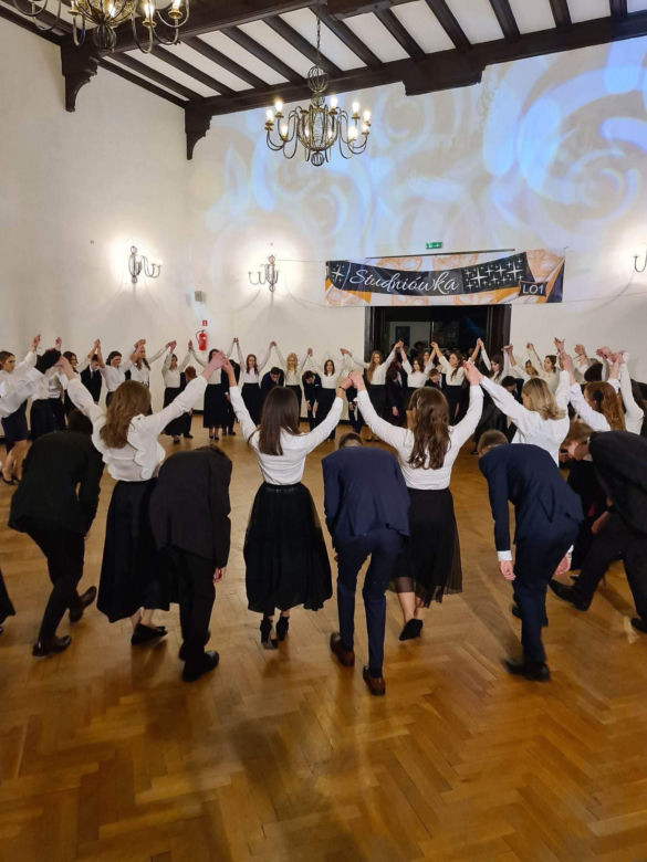 Studniówka I Liceum Ogólnokształcącego im. Adama Mickiewicza w Olsztynie [ZDJĘCIA]