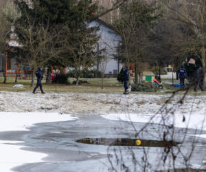 Wiktorek wpadł z mamą do stawu