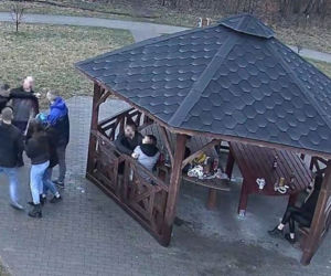 Śląskie: Awantura podczas libacji alkoholowej. Pomiędzy uczestnikami imprezy doszło do bójki. Wszystko nagrały kamery [ZDJĘCIA]