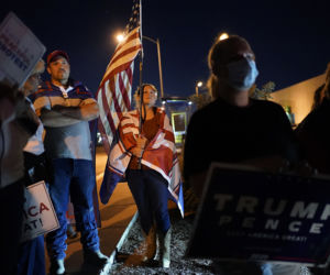 Protestujący zwolennicy prezydenta Donalda Trumpa 
