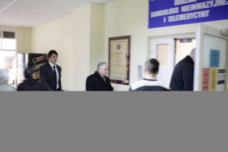 Kaczyńscy na zmianę czuwali przy mamie