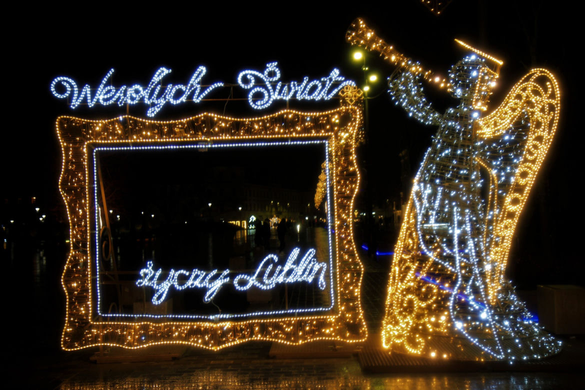 Lublin gotowy na święta! Świąteczne iluminacje już zdobią centrum miasta
