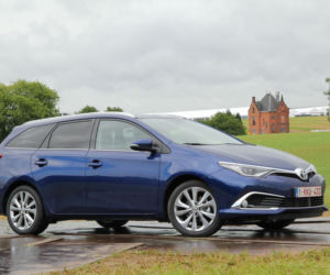 Toyota Auris Touring Sports lifting