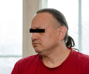 PODCIĄŁ JEJ GARDŁO NOŻYCZKAMI, BO GO NIE CHCIAŁA.