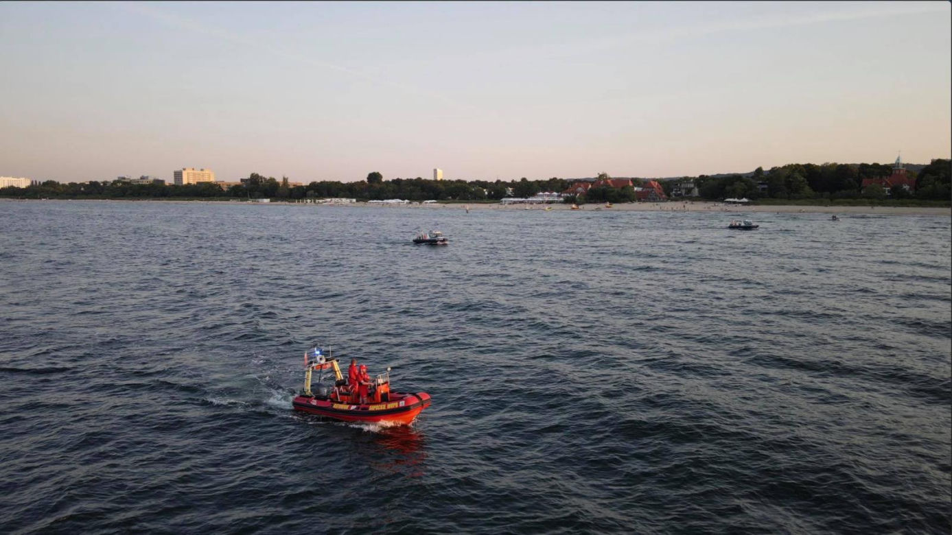 Łańcuch życia przy plaży w Gdańsku