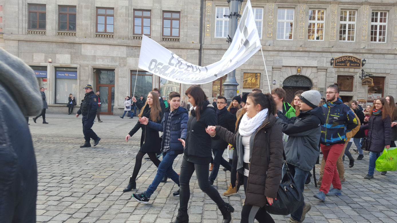 Polonez dla Fredry z prowadzącymi popołudniowy program w Radiu ESKA