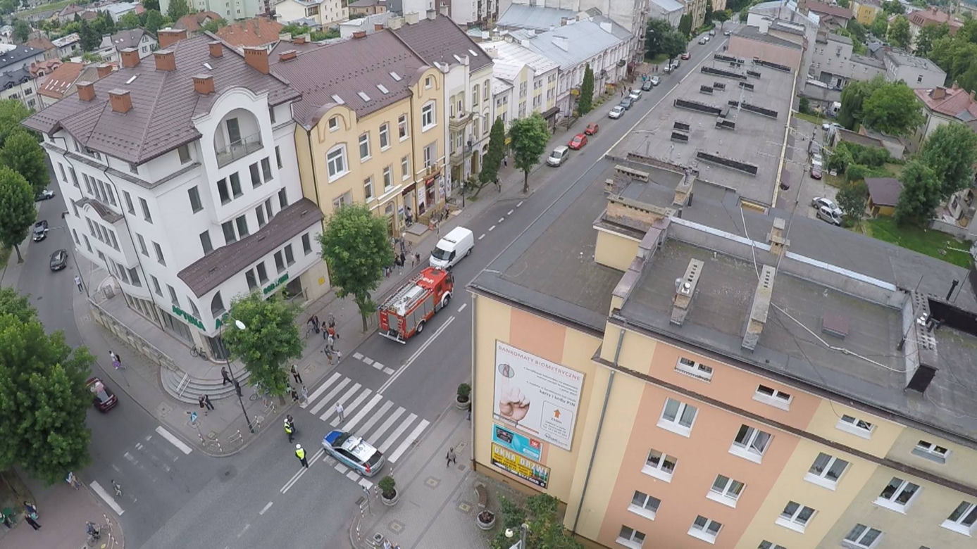 Jasło: 25-latek uwięził matkę i babcię. Groził, że wysadzi blok