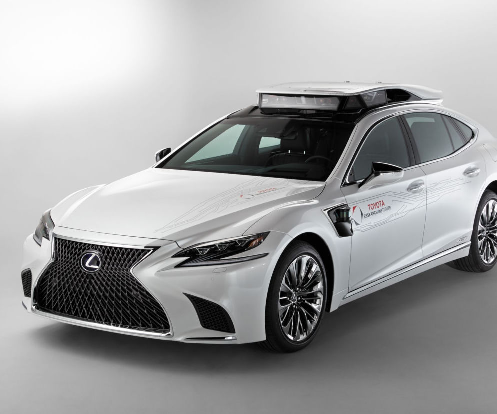 Lexus LS 500h do doskonalenia autonomicznej jazdy