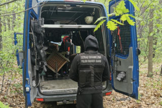 Pogranicznicy zatrzymali skradzionego Mercedesa