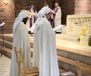 Spędzili 42 godziny na modlitwie w Warszawie. Powód może szokować