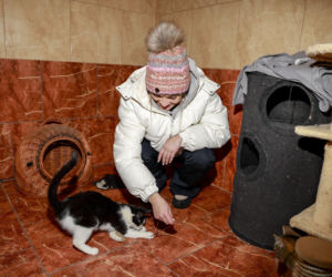 Marta Krupa z pomocą dla zwierząt. Nakarmiła psy i koty w potrzebie